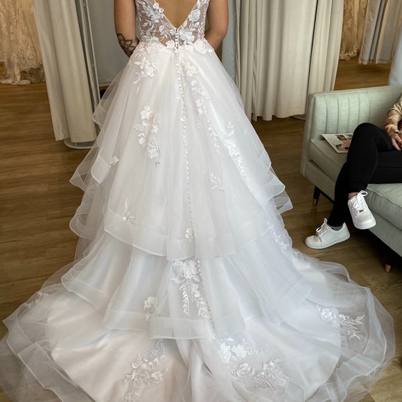 Unaltered Wedding Dress (Never Worn) - Picture 4 of 7